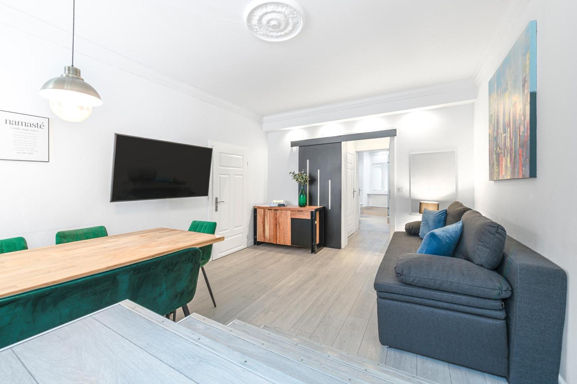 The Lachmann Vh, 2br One Living Up To 7 People * Berlin