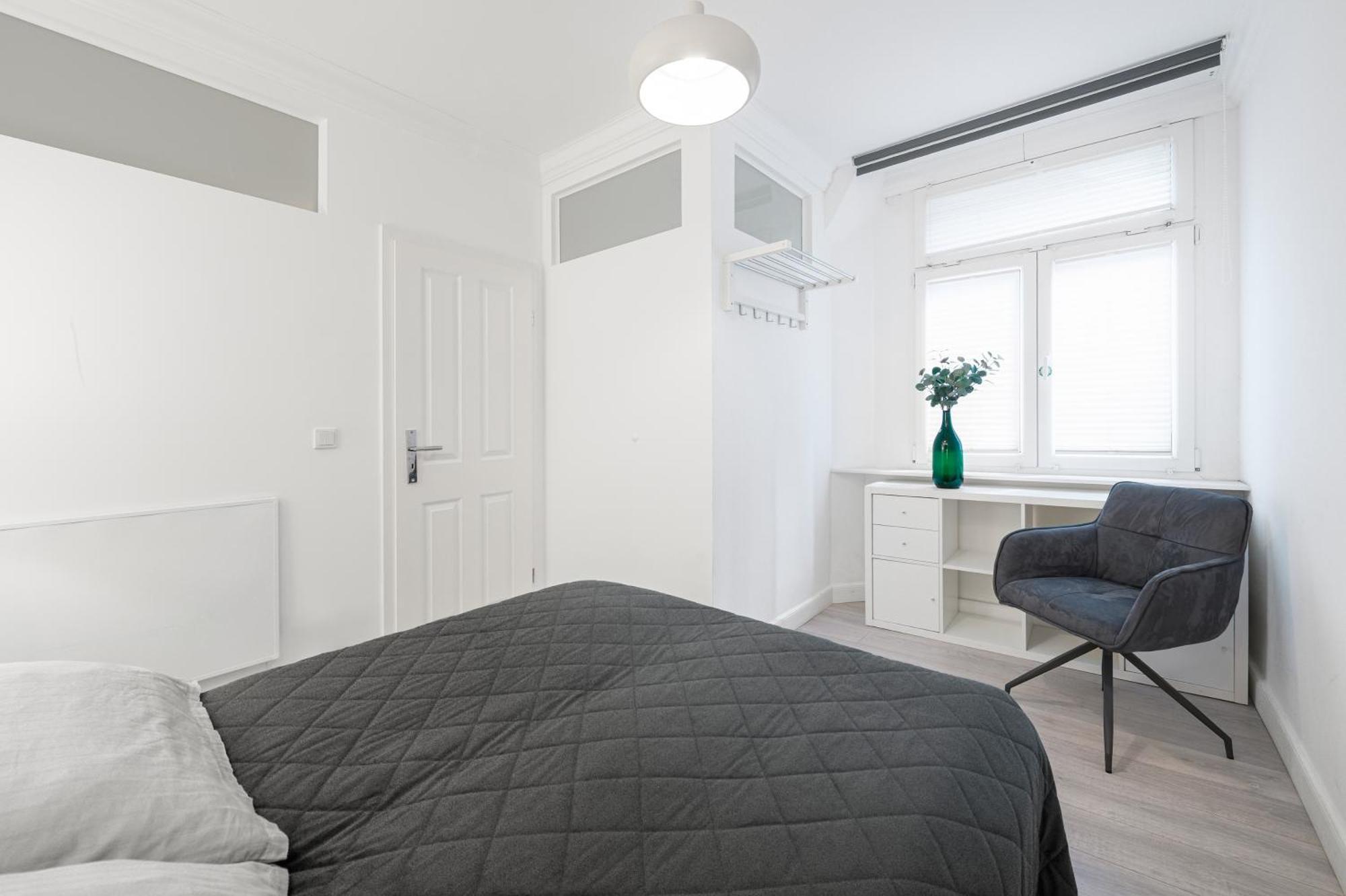 The Lachmann Vh, 2br One Living Up To 7 People Apartment *